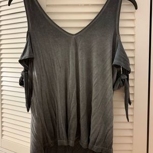 American eagle shoulder top